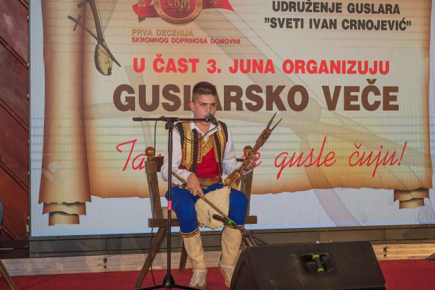 NA CETINJU UZ FOLKLOR I GUSLE OBILJEŽEN 3. JUN