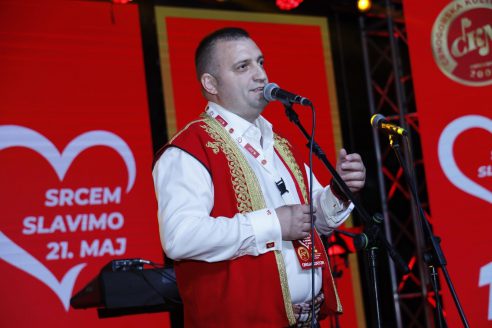 LAZAR ŠĆEPANOVIĆ DA IZDA NAREDBU  ZA UKLANJANJE KAPELE KARAĐORĐEVIĆA SA UNIFORME SPJ