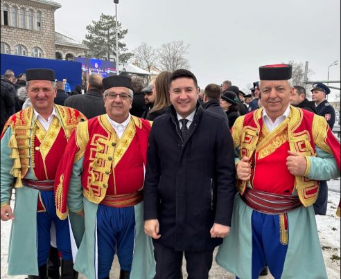 PONOVO ZLOUPOTREBA CRNOGORSKE NOŠNJE NA PROSLAVI DANA DRŽAVNOSTI SRBIJE